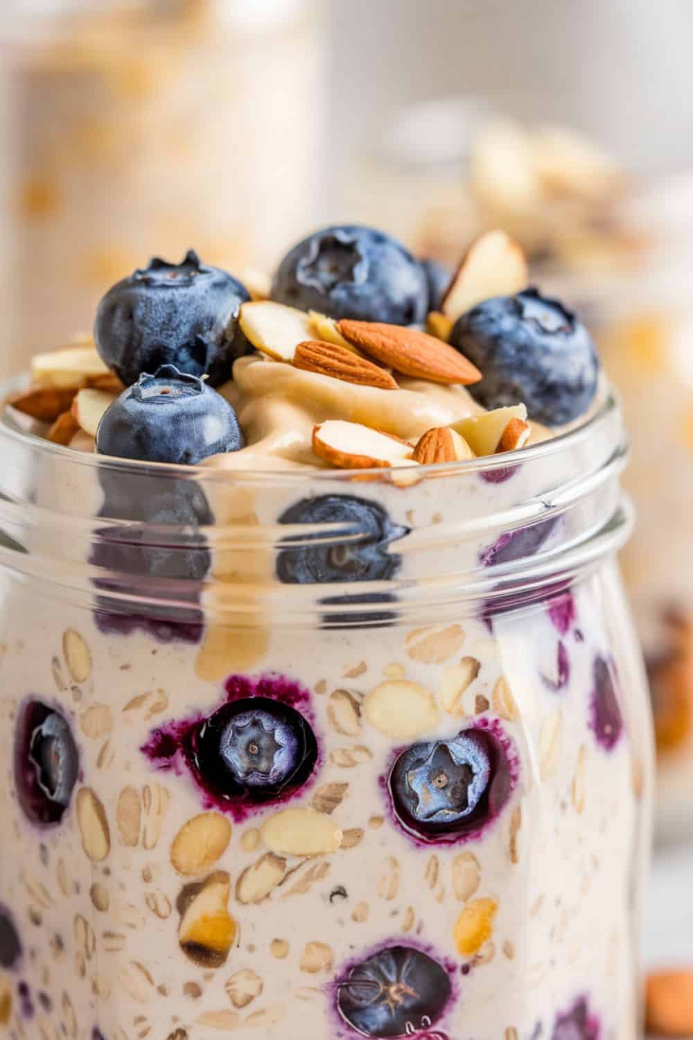 Blueberry and Almond Overnight Oats